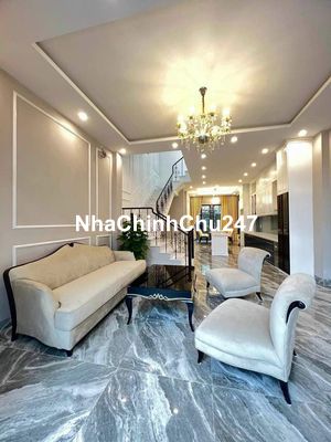 NHÀ ĐẸP ĐƯỜNG VŨ QUỲNH ; SÁT BIỂN NGUYỄN TẤT THÀNH .