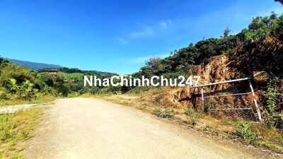 Đất có mặt tiền đường lộ nhựa dài hơn 200m, view đẹp, sổ hồng riêng