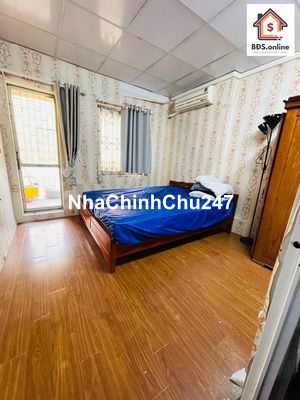 Căn hộ 55 m2 tầng 3 Nguyễn Chí Thanh ô tỗ đỗ. Giá 2.8 tỷ, sổ chính chủ