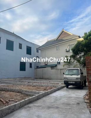 cc cần bán 52,6m trung hoà sát chợ trường yên  đường ô tô