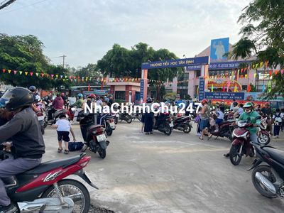 Chính chủ bán 210m cạnh chợ lớn và trường tiểu học tân định giáp ql13