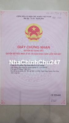 Đất chính chủ ngay kênh mát và trường học .