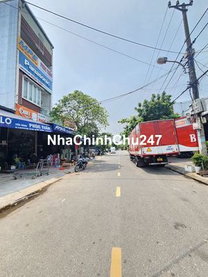 chính chủ cần bán căn nhà đường 7m5 đối điện Bến Xe gần chợ hòa Mỹ