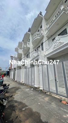 Chủ hạ giá bán nhanh căn nhà 2 lầu Tân Cổ Điển kế Bến xe Miền Đông