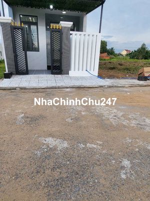 NHÀ CẤP 4, MỚI VỪA XÂY XONG, LONG PHƯỚC, GIÁP P4, TPVL