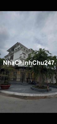 Nhà biệt thự phố Phú Hữu 4 lầu 1 hầm