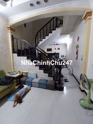 Bán nhà Ba Đình 50 m2, chủ nhà tự xây, nội thất ốp gỗ