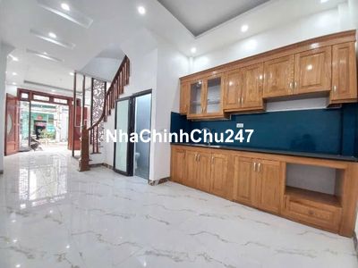 Chính chủ bán nhà 32m2, đường ô tô. Phố buôn bán sầm uất