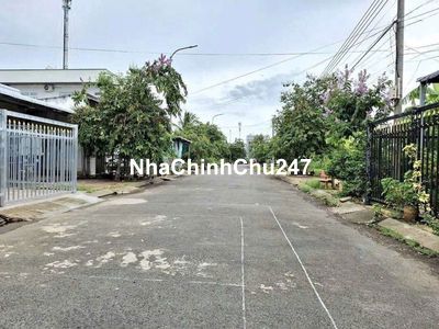 Chủ gửi
Bá.n nền đẹp 120m² đường B8 KDC Tân Phú, Cái Răng, TP. Cần Thơ