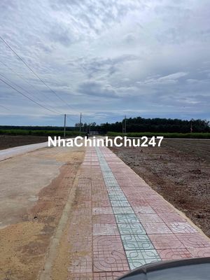 Em chính chủ bán lô 250m2,TC:100m. đường bêtong, Ngay Chơn Thành,Bp