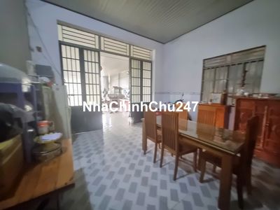 4,2 tỷ. 670m2 có 200m2 thổ cư. Có 3 căn nhà ngay KCN Phước Đông