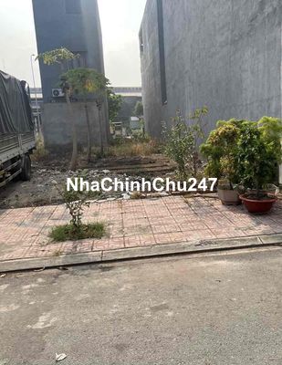 Chính Chủ kẹt tiền bán đất 100m2 giá 590 Triệu nằm sau Bến Xe TDM