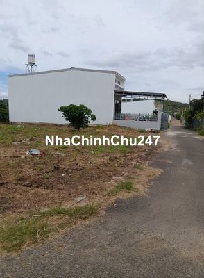 Vợ chồng ly hôn cần bán lô đất sau trường Phạm Văn Đồng chia tài sản