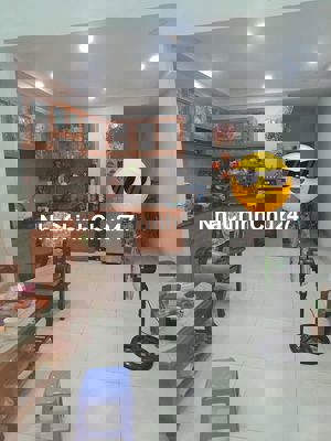 Chính chủ cần bán gấp nhà đẹp dương thị mười