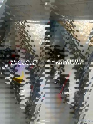 nhà bán gấp chủ ngộp banhk