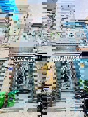 Bán nhà ngã tư ga Thạnh lộc 26 đúc 2 lầu Sh riêng