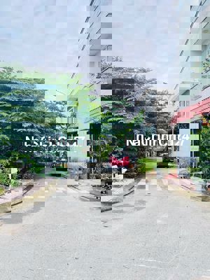 Chính chủ gửi bán lô đất thổ cư xây dựng cao tầng, phú hữu, quận 9