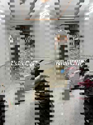 Nhà bán chính chủ, cách mặt tiền Quang Trung 150m.