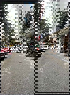 Chính chủ tôi cần bán nhà Hoàng Quốc Việt 8tầng thang máy