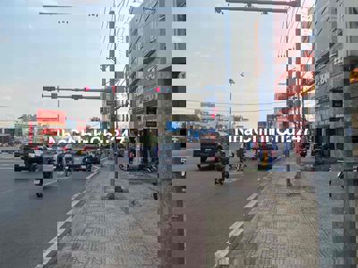 Chính chủ bán nhà mặt tiền ngã tư Đồng Xoài