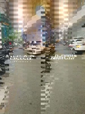 BÁN NHÀ MẶT TIỀN ĐẸP, XE HƠI NGỦ TRONG NHÀ, P.5, Q.8, CHỦ NHIỆT BÁN