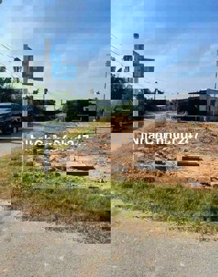 CHÍNH CHỦ CẦN BÁN GẤP LÔ ĐẤT 3 MẶT TIỀN DT 120M2  SỔ HỒNG CẦM TAY