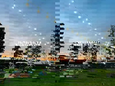 Bán đất Nguyễn Khoái 180m2, sổ đỏ chính chủ mặt tiền 8m ô tô tải 5 tấn