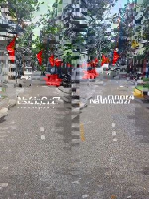 Chính chủ bán nhà Nguyễn Khang 2 tầng, 2 mê đúc