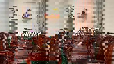 cần bán hai căn nhà:400m2 và 100m2. chính chủ