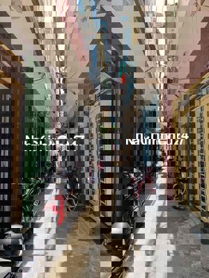 Nhà Sổ Hồng riêng Cần bán gấp. hẻm 3m Quận 7