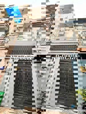 Nhà chính chủ ngay ngã tư ga Quận 12, nhà mới đẹp, dân cư kín