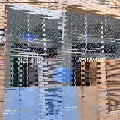 Chính chủ. Bán nhà 4 x 13m cấp 4 hẻm xe hơi sát bên Aeon Mail Tân Phú.