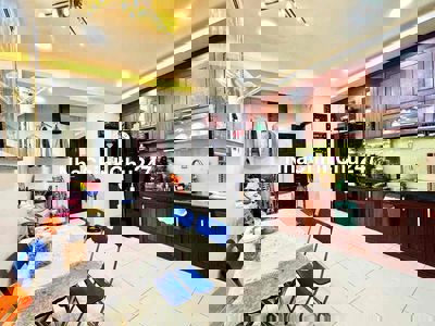 Chính chủ bán nhà đường Nhất Chi Mai 4.5x1, 5 tầng, giá 10.9 tỷ