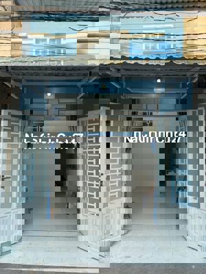 Thua Tài Xỉu Cần Bán Gấp Nhà 1Trệt 1Lửng 300Triệu kế Cầu Lớn Hóc Môn