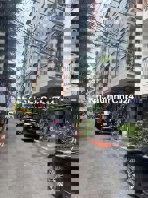 Chính chủ bán nhà Hào Nam, 42m², phân lô VIP, ô tô đỗ cửa, giá tốt