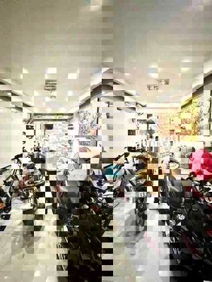 Bán gấp nhà 3 tầng 40m2 - Ngay ĐH Ngoại Thương - Chỉ nhỉnh 4 Tỷ