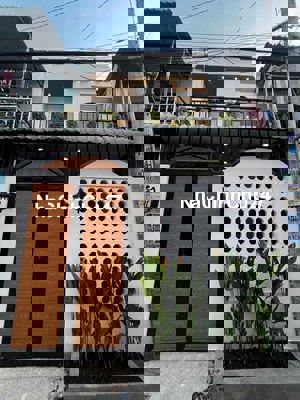 Bán nhà 1 trệt 1 lầu giá 720tr , ngay chợ đầu mối bình điền , SHR