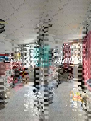 Bán nhà khu vực trung tâm gần sân bay. Giấy tờ chính chủ