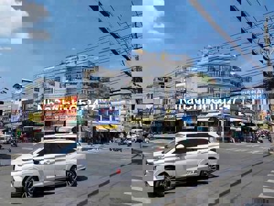 Nhà 6.3mx28m Mặt Tiền Ngay Chợ Hiệp Thành 13, Quận 12, Giá: 11.990 Tỷ