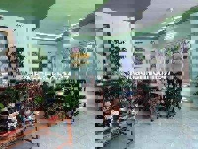 Diện Tích Lớn 180m2 👉Chỉ 24 Tỷ ( Cách Mạng Tháng 8- Quận 3)