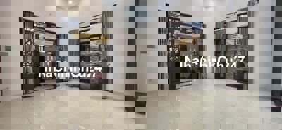 SIÊU PHẨM NHÀ ĐẸP CẦN BÁN - Ô TÔ NGỦ TRONG NHÀ