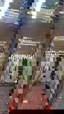 Bán nhà Trần Khát Chân, trung tâm HBT, nhà cũ