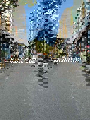 Bán nhà mặt tiền đường Gò Vấp