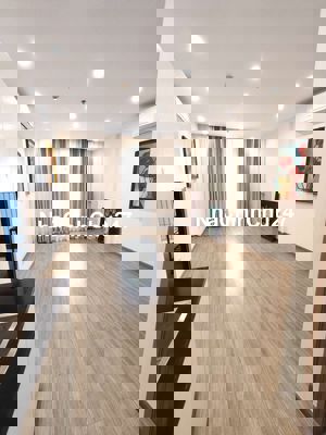 Bán Studio đồ cơ bản 2,24 tỷ thu nét