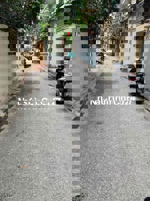 LÔ GÓC - Ô TÔ - SIÊU HIẾM GIỮA LÒNG LONG BIÊN – GẦN CỤC QUẢN LÝ BAY