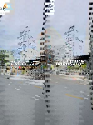 Bán khách sạn 43 phòng mặt tiền đường 215 Hoàng Hữu Nam,Tân Phú. 337m2