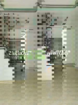 Bán nhà 2 tầng gần cầu Khuê Đông