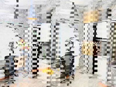 CHDV 24m2 Nguyễn Văn Cừ Q1 , mặt tiền xe hơi đậu cửa