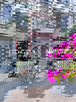 NHÀ    GIÁP GÒ VẤP.  4 Lầu. Giá : 7.1 tỷ