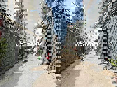 BÁN NHÀ HẺM XE HƠI HOÀNG HỮU NAM PHƯỜNG LONG THẠNH MỸ 60M2 NHỈNH 6 TỶ